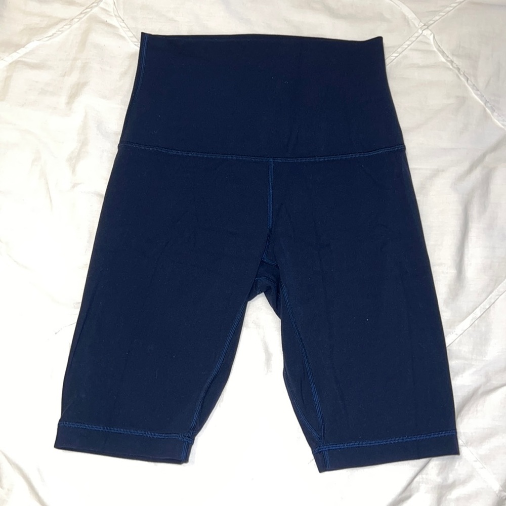Lululemon navy blue biker shorts size 6